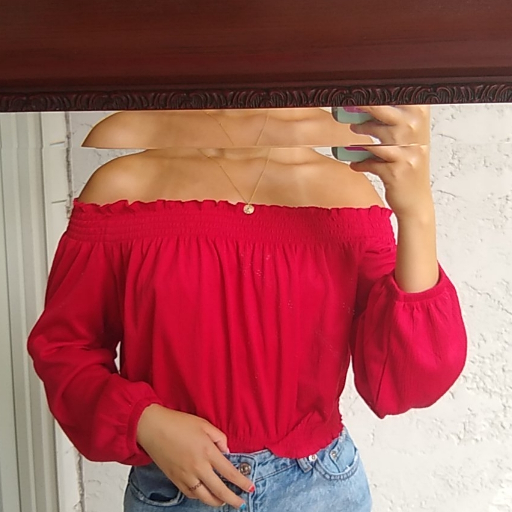 H&M Red Off-the-Shoulder Long-Sleeve Cropped Top